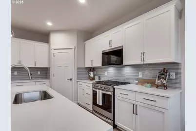 13909 SW 174th Ave, Tigard, OR 97140 - Photo 12