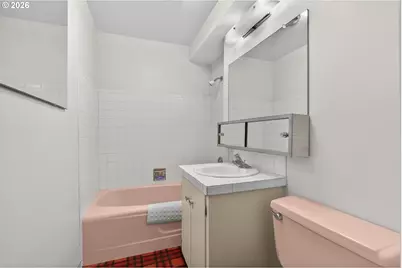 1305 SW Upland Dr, Portland, OR 97221 - Photo 32