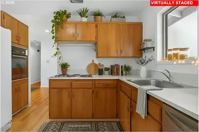 1305 SW Upland Dr, Portland, OR 97221 - Photo 10