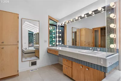 1305 SW Upland Dr, Portland, OR 97221 - Photo 20