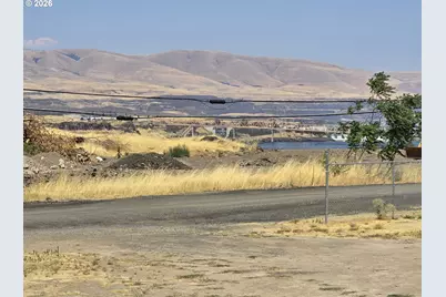 2001 E 10th St, The Dalles, OR 97058 - Photo 14