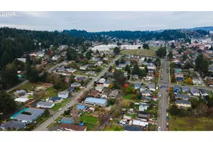 1066 S 8th St, Coos Bay, OR 97420 - Photo 30