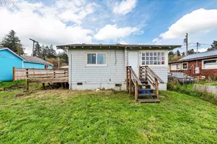 1066 S 8th St, Coos Bay, OR 97420 - Photo 4
