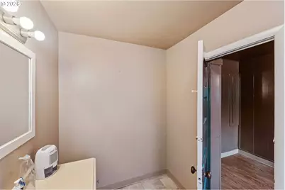 1066 S 8th St, Coos Bay, OR 97420 - Photo 22