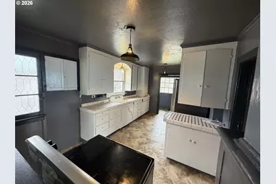 1066 S 8th St, Coos Bay, OR 97420 - Photo 12