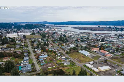 1066 S 8th St, Coos Bay, OR 97420 - Photo 32