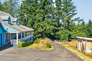 4384 NE Crooked Finger Rd, Scotts Mills, OR 97375 - Photo 4