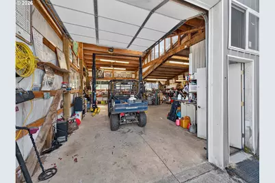 4384 NE Crooked Finger Rd, Scotts Mills, OR 97375 - Photo 26