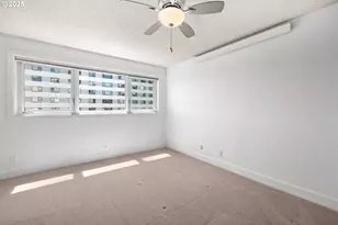 2211 SW Park Pl, Portland, OR 97205 - Photo 18