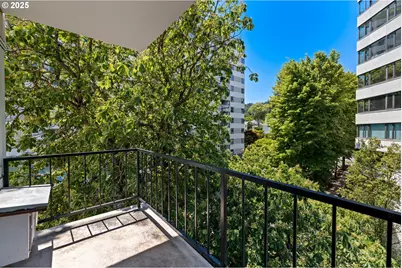 2211 SW Park Pl #603, Portland, OR 97205 - Photo 16