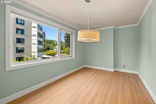 2211 SW Park Pl, Portland, OR 97205 - Photo 12