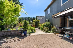857 Throne Dr, Eugene, OR 97402 - Photo 40
