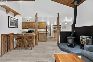 93537 Deadwood Creek Rd, Deadwood, OR 97430 - Photo 10