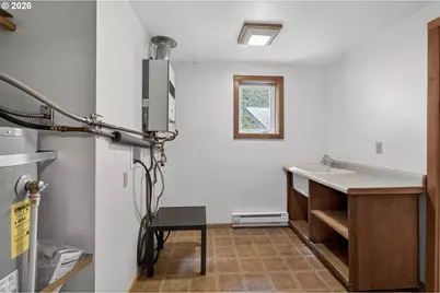 93537 Deadwood Creek Rd, Deadwood, OR 97430 - Photo 28