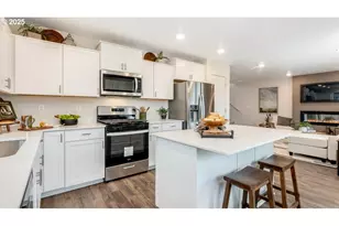 105 Greencrest St NE, Salem, OR 97301 - Photo 12