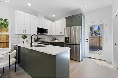 6914 N Swift St, Portland, OR 97203 - Photo 10