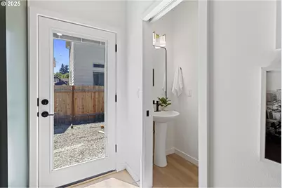 6914 N Swift St, Portland, OR 97203 - Photo 16