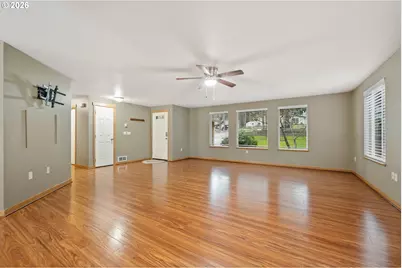 321 Rollingwood Dr, Kelso, WA 98626 - Photo 6