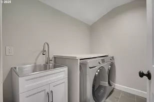 3615 SW Huber St, Portland, OR 97219 - Photo 12