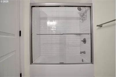 3615 SW Huber St, Portland, OR 97219 - Photo 18