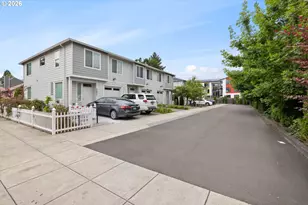 2896 SE 87th Ave, Portland, OR 97266 - Photo 2