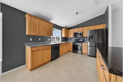 209 NE Rose Ridge Dr, Winston, OR 97496 - Photo 8