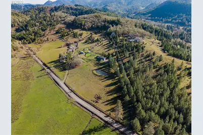481 Strader Rd, Roseburg, OR 97470 - Photo 2