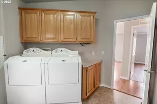 3355 N Delta Hwy, Eugene, OR 97408 - Photo 30