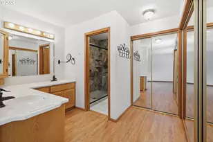 1140 Molly Ln, Eugene, OR 97404 - Photo 26