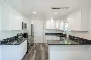 226 SE 157th Ave, Portland, OR 97233 - Photo 14