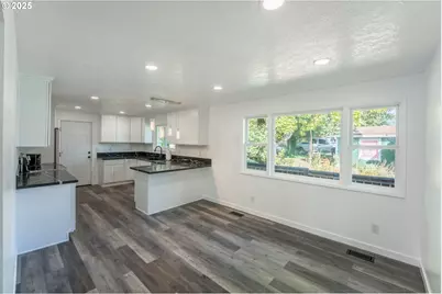 226 SE 157th Ave, Portland, OR 97233 - Photo 12