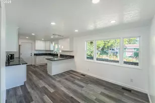 226 SE 157th Ave, Portland, OR 97233 - Photo 12