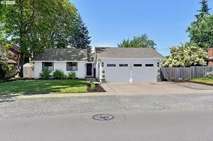 1633 Holly Ave, Eugene, OR 97408 - Photo 2