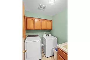 372 Thornbrook Dr, Merlin, OR 97532 - Photo 16