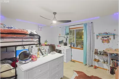 372 Thornbrook Dr, Merlin, OR 97532 - Photo 18