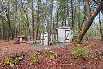 372 Thornbrook Dr, Merlin, OR 97532 - Photo 40