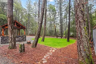 372 Thornbrook Dr, Merlin, OR 97532 - Photo 32