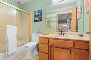 372 Thornbrook Dr, Merlin, OR 97532 - Photo 24