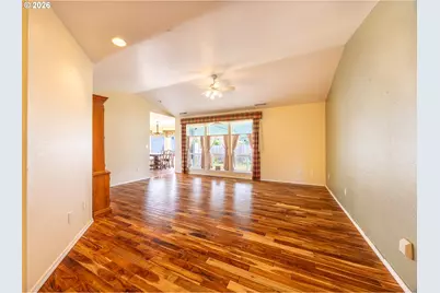 1203 E Second Ave, Sutherlin, OR 97479 - Photo 2