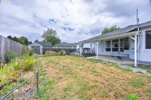 1203 E 2nd Ave, Sutherlin, OR 97479 - Photo 26
