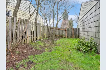 8234 NE Webster St, Portland, OR 97220 - Photo 36