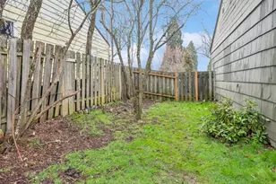 8234 NE Webster St, Portland, OR 97220 - Photo 36