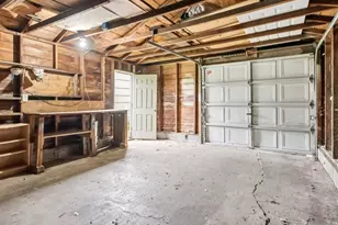 8234 NE Webster St, Portland, OR 97220 - Photo 32