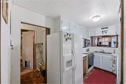 474 N Wasson St, Coos Bay, OR 97420 - Photo 10