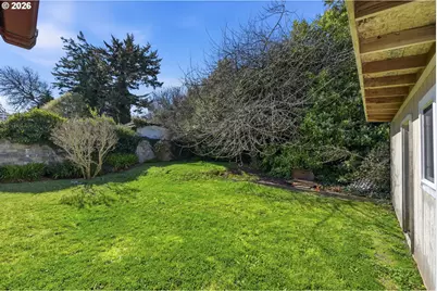 474 N Wasson St, Coos Bay, OR 97420 - Photo 20