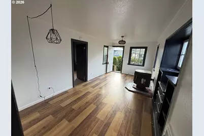 1066 S 8th St, Coos Bay, OR 97420 - Photo 14