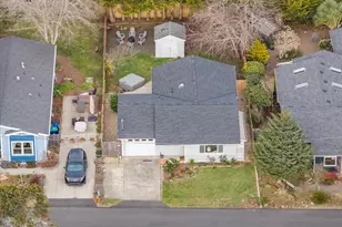 1109 SW 15th St, Lincoln City, OR 97367 - Photo 6