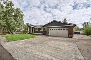 18428 Steamboat Way, West Linn, OR 97068 - Photo 2