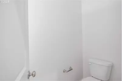 2476 Roll Tide Ct, Lebanon, OR 97355 - Photo 14