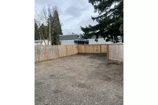 15725 SE Stark St, Portland, OR 97233 - Photo 10